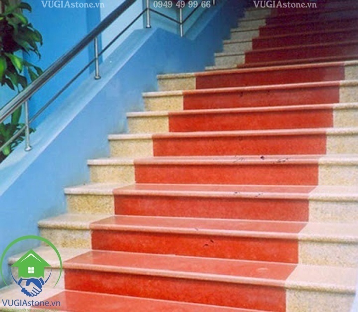 Đá đỏ nhuộm
