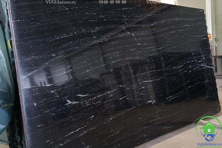 Đá vialacte - đen tia chớp