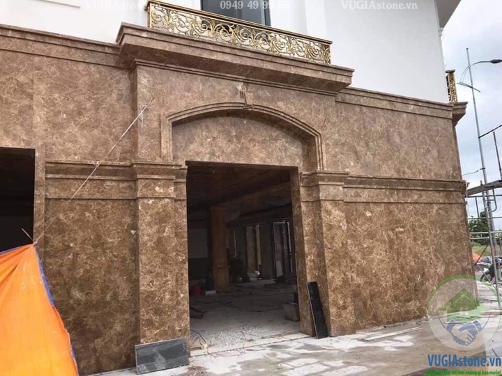ốp mặt tiền đá nâu phần lan
