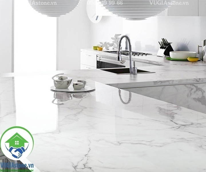 Đá trắng ý (volakas) làm mặt đá bếp